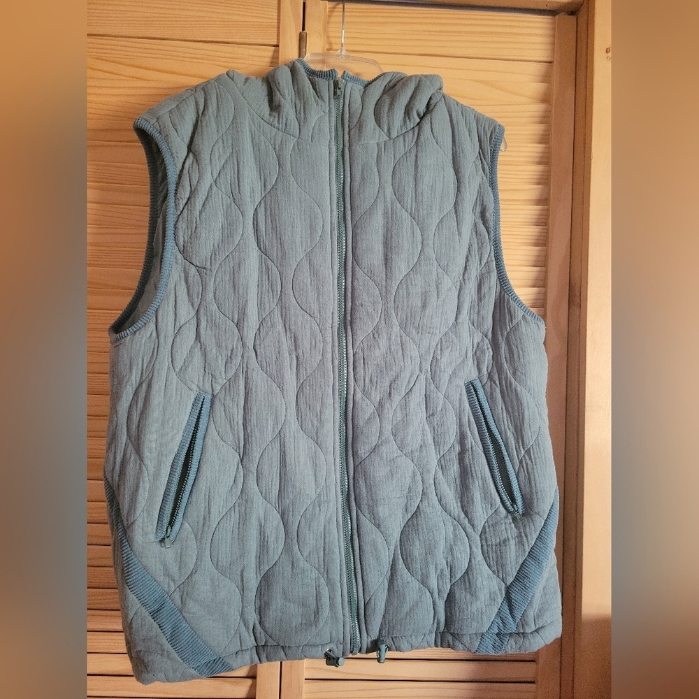Sewn+Seen New With Tags Teal Quilted Puffer Cotton full zip Vest size Medium NEW